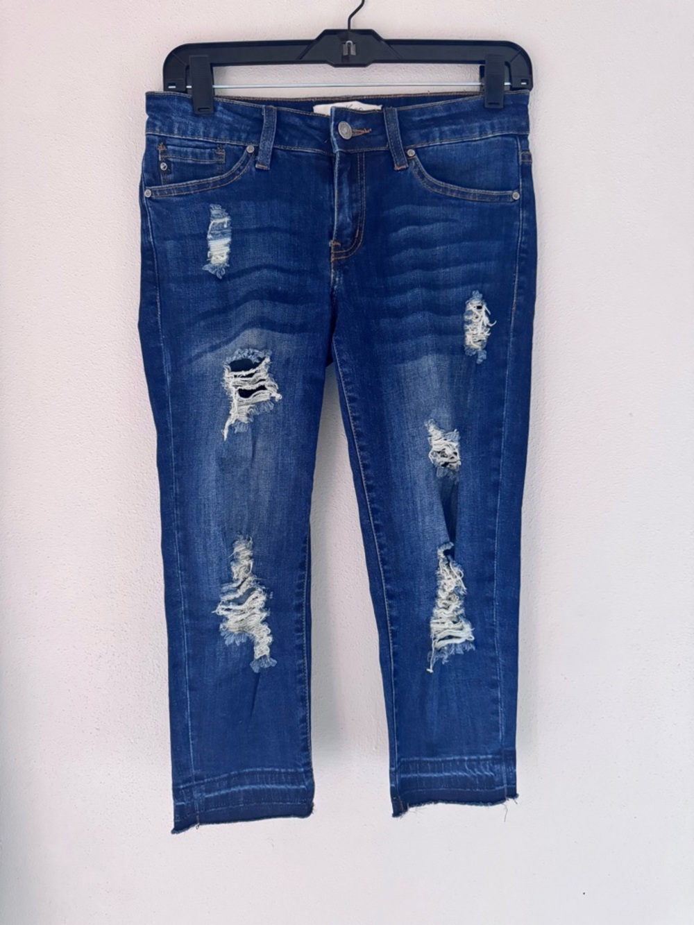 Kancan Size 5/26 Distressed Mid-Rise Women’s Capri Denim - Dark Blue - Picture 2 of 9